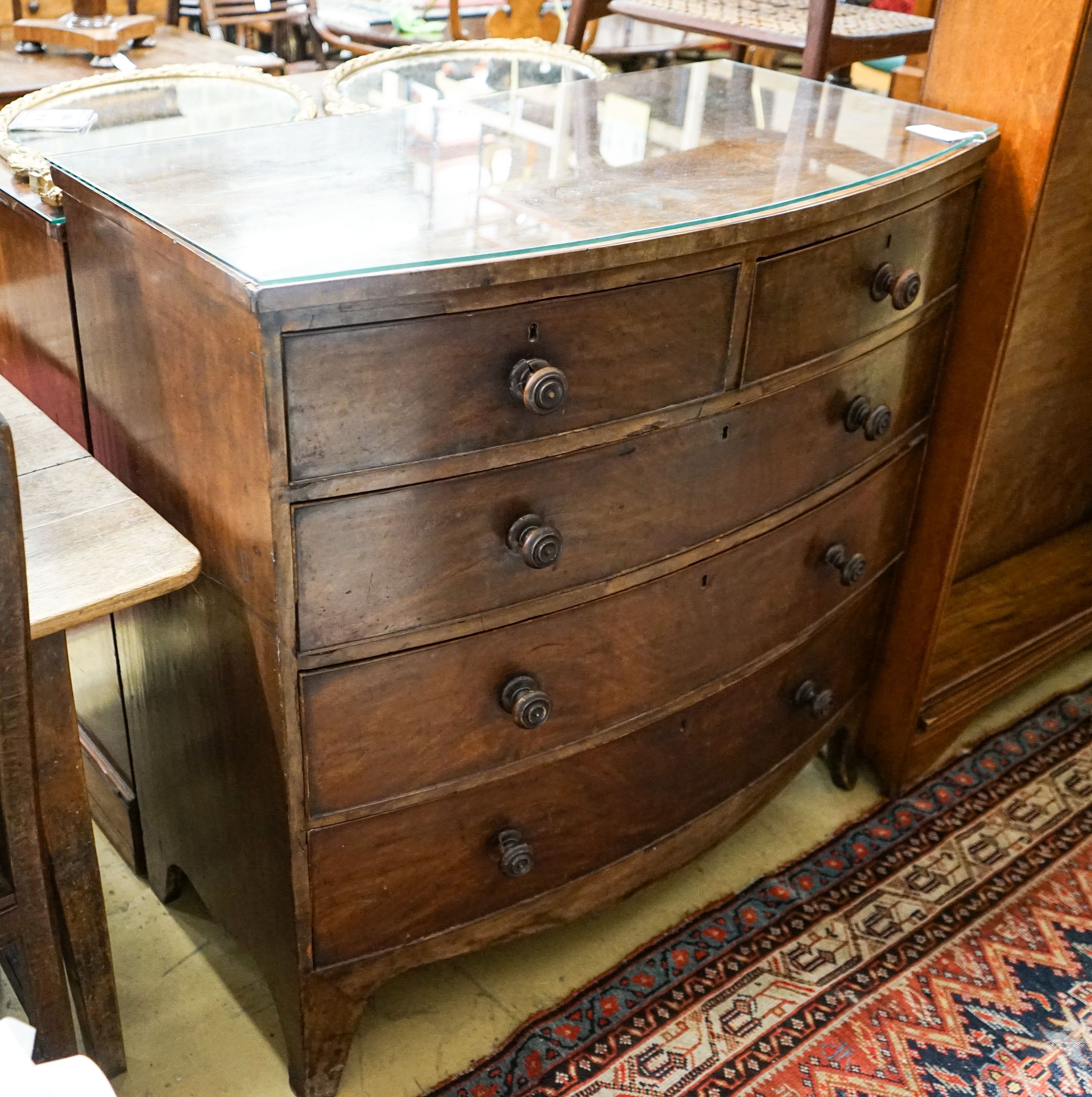 A Regency mahogany bowfront chest, width 104cm, depth 54cm, height 105cm